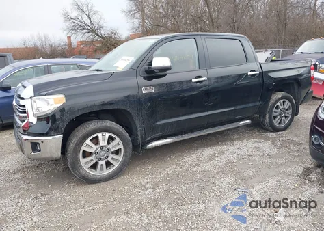 2017 Toyota Tundra 1794 5.7L V8 z USA, uszkodzony, nr VIN 5TFAW5F12HX653562